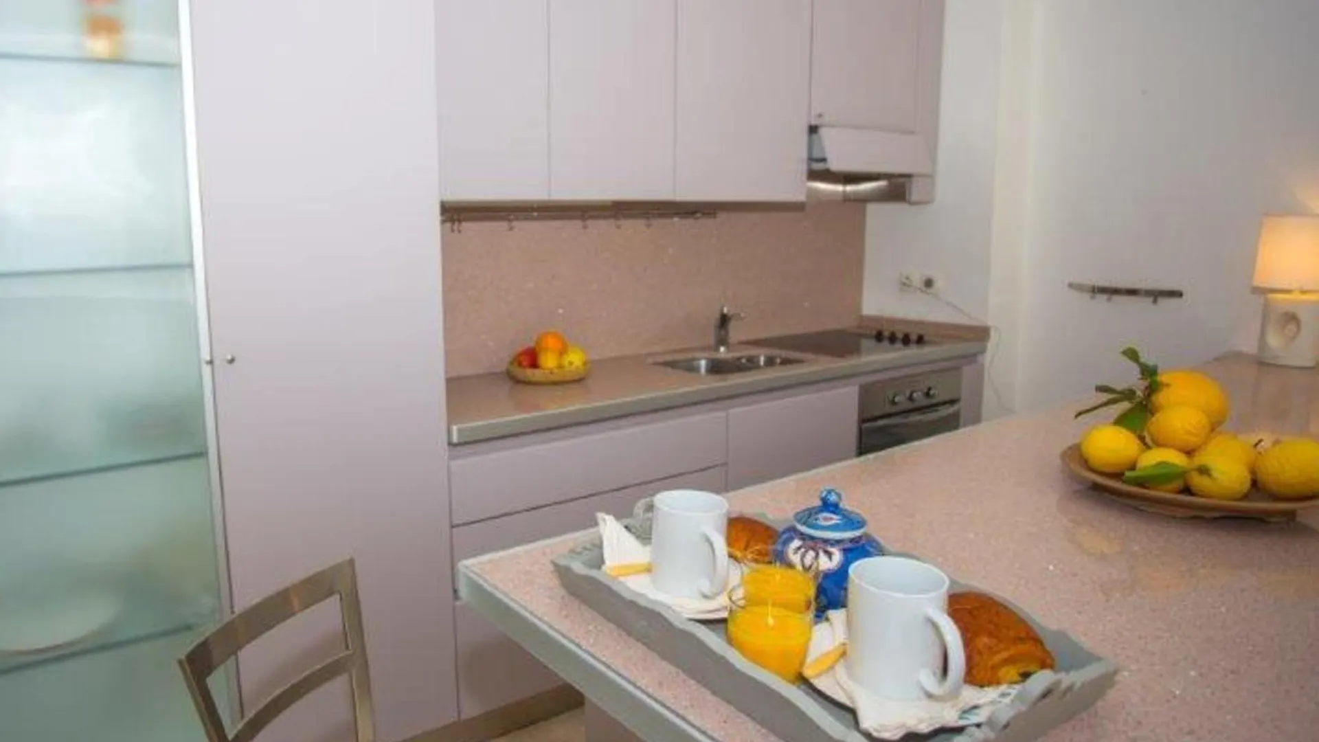 Studio Climatise En Centre-Ville, Proche Plages, Avec Grande Terrasse Au Calme - Fr-1-196-362 Menton