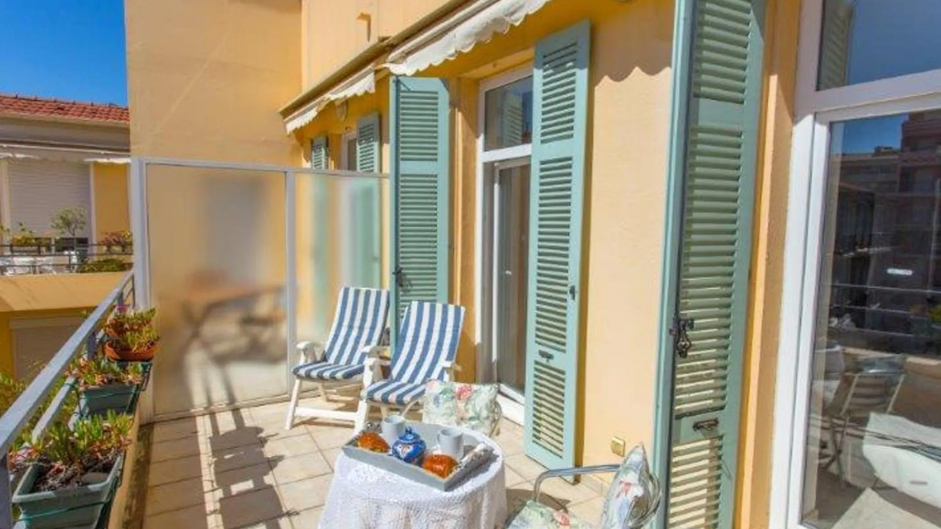 Studio Climatise En Centre-Ville, Proche Plages, Avec Grande Terrasse Au Calme - Fr-1-196-362 Menton
